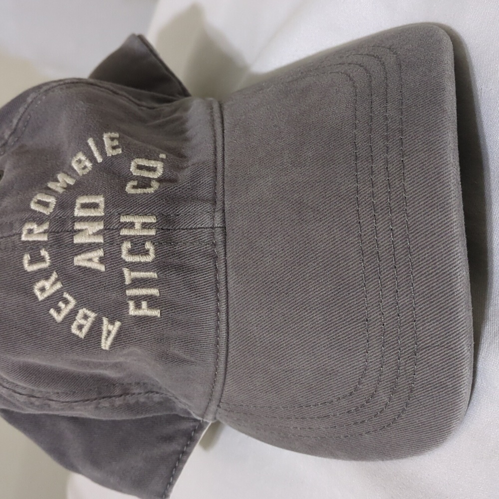 Abercrombie & Fitch gray hat